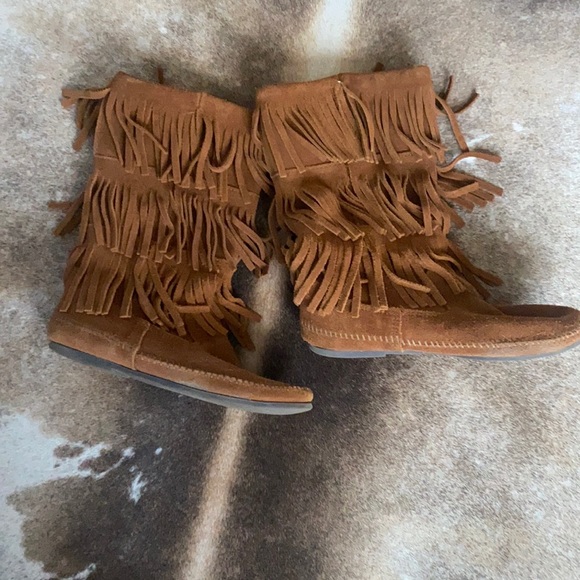 Minnetonka Fringe Boot size 10 - Picture 1 of 6
